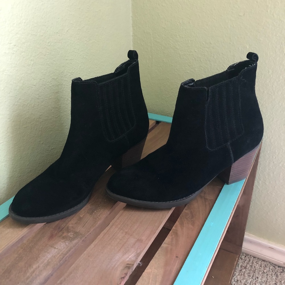 American Eagle Black Booties EUC